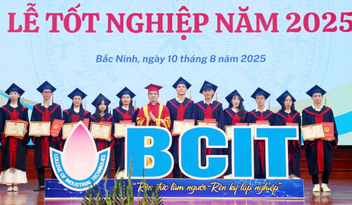 Hơn 800 sinh viên Trường Cao đẳng Kỹ thuật Công nghiệp tốt nghiệp, tỷ lệ có việc làm trên 96%