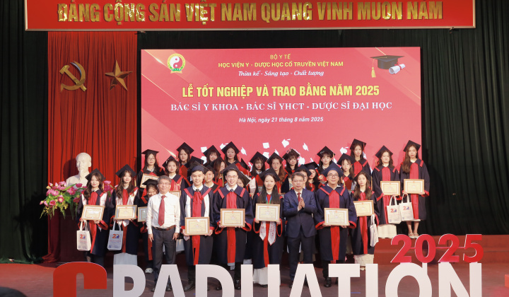 Học viện Y - Dược học Cổ truyền Việt Nam: Hơn 770 tân bác sỹ, dược sỹ sẵn sàng cống hiến vì sức khỏe cộng đồng
