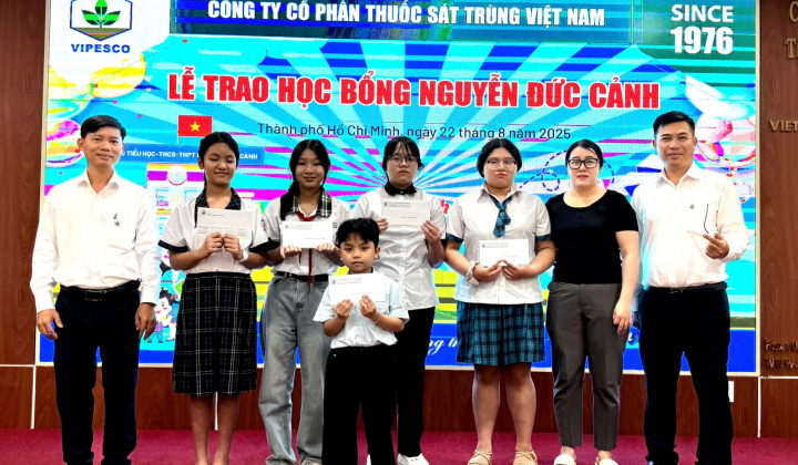 Thắp sáng ước mơ từ những suất học bổng Nguyễn Đức Cảnh