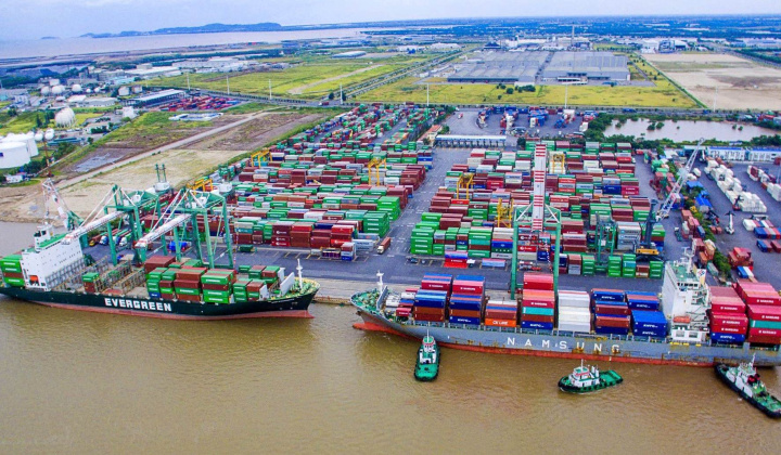 Loạt cảng kinh doanh thuận lợi, Container Việt Nam (VSC) báo lãi nửa đầu năm tăng 54%