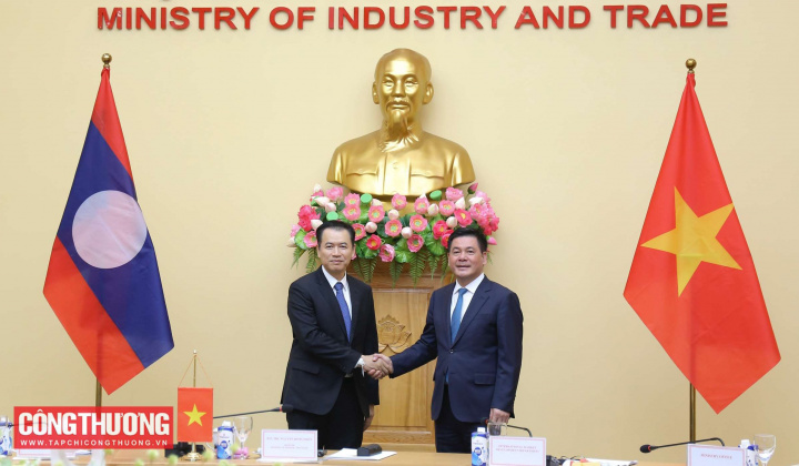 Tăng cường kết nối, tạo nền tảng vững chắc phát triển hợp tác Việt Nam - Lào lên tầm cao mới