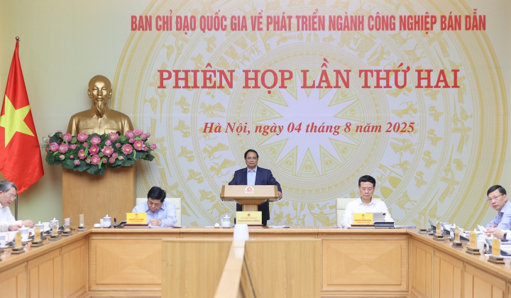 Thủ tướng: Phát triển công nghiệp bán dẫn phải "nghĩ sâu, làm lớn, nhìn xa, trông rộng"