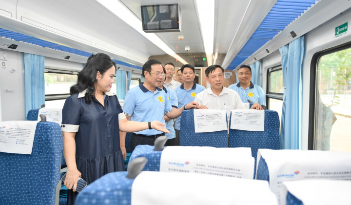 Khai trương đoàn tàu khách chất lượng cao tuyến Hà Nội - Đồng Hới từ tháng 8/2025