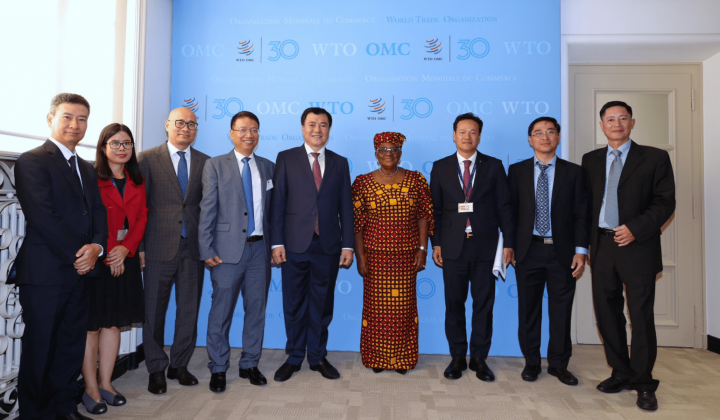 Thứ trưởng Nguyễn Sinh Nhật Tân làm việc với Tổng giám đốc WTO