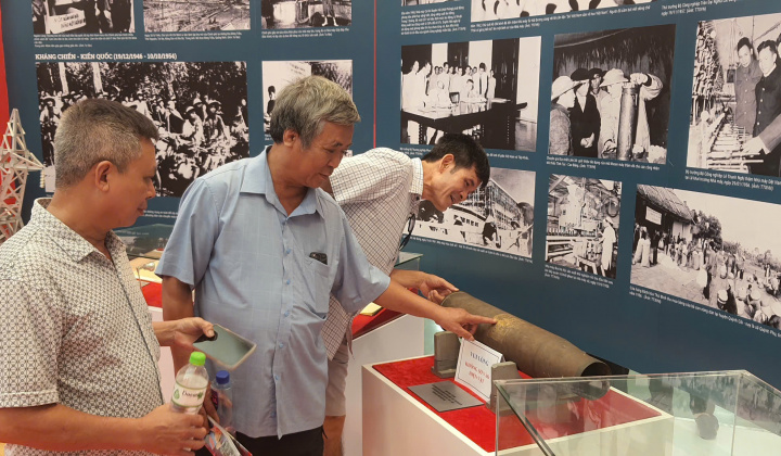 Câu chuyện đặc biệt của chiếc cát tút trong không gian triển lãm ngành Công Thương