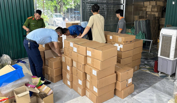 Liên tiếp phát hiện vi phạm kinh doanh thực phẩm, bánh Trung thu nhập lậu tại Hà Nội