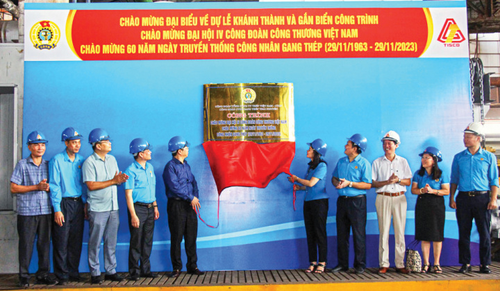 Công đoàn Công Thương Việt Nam: Gắn biển hai công trình chào mừng Đại hội IV