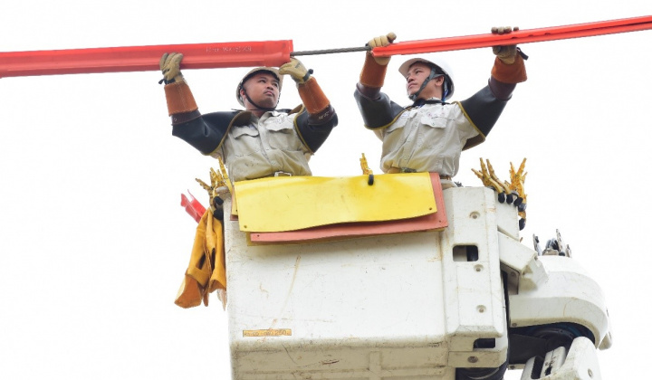 Đội sửa chữa điện nóng (Hotline): Góp phần bảo đảm an toàn, liên tục của lưới điện