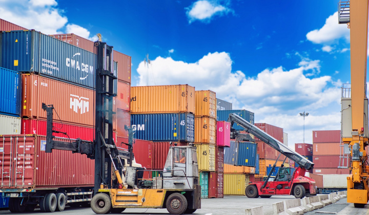 Ảnh hưởng của công bố thông tin phát triển bền vững đến hiệu quả hoạt động của doanh nghiệp Logistic tại Việt Nam