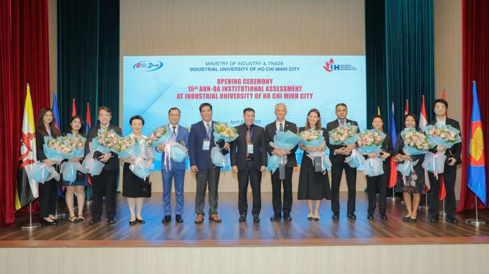 IUH - Cơ sở giáo dục thứ hai của Việt Nam đạt chuẩn AUN-QA phiên bản 3.0