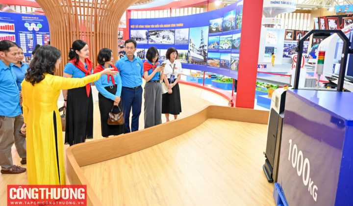 Kéo dài thời gian Triển lãm thành tựu Đất nước đến hết ngày 15/9/2025