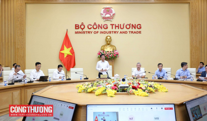 Bộ trưởng Nguyễn Hồng Diên chủ trì Hội nghị tọa đàm với các chuyên gia, nhà quản lý, doanh nghiệp trong lĩnh vực năng lượng