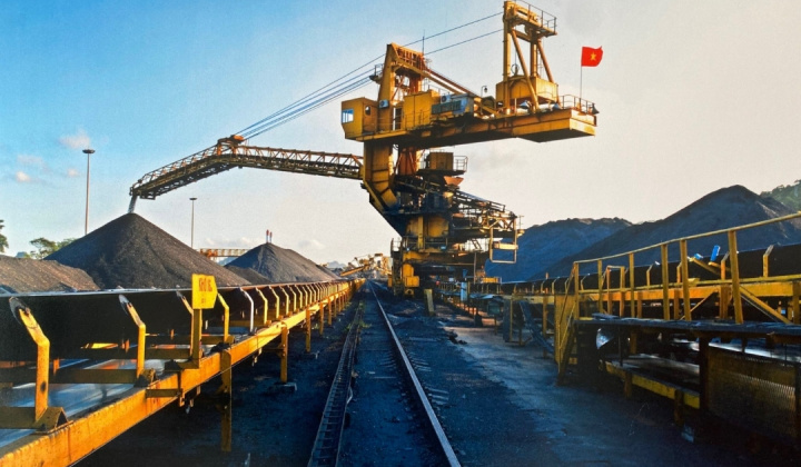 Phê duyệt mức vốn điều lệ của Công ty mẹ - Tập đoàn Công nghiệp Than - Khoáng sản Việt Nam