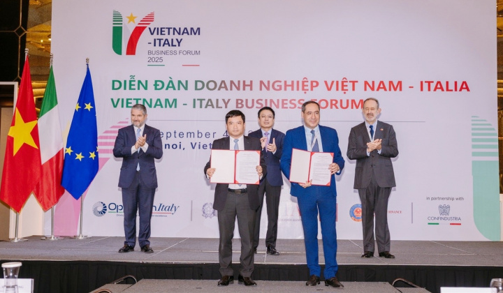 Việt Nam - Italia hợp tác thành lập Trung tâm Thiết kế tiên tiến trong lĩnh vực viễn thông và không gian