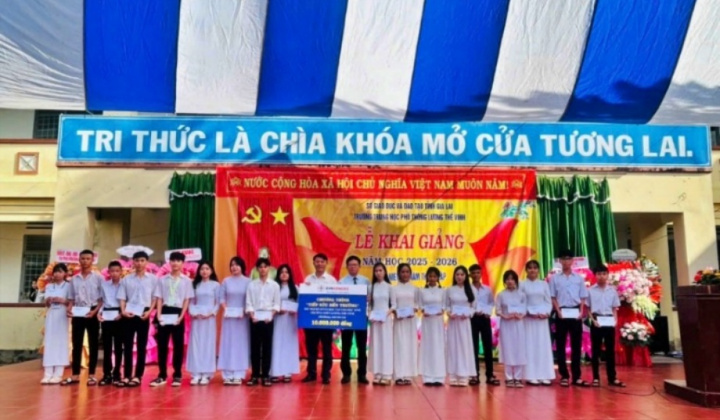 EVNGENCO2 và Thủy điện An Khê - Ka Nak tiếp sức học sinh nghèo, khó khăn tại Gia Lai