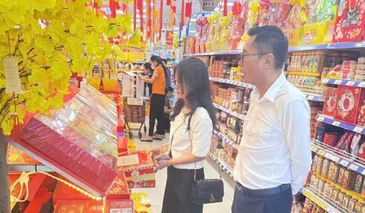 Phối hợp kiểm soát thị trường, phòng chống buôn lậu, hàng giả dịp Tết Nguyên đán 2026 trên địa bàn TP. Hồ Chí Minh