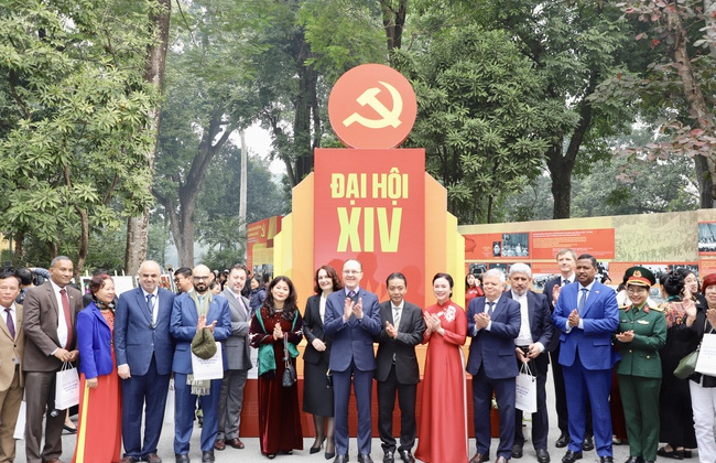 Khai mạc chuỗi hoạt động chào mừng Đại hội đại biểu toàn quốc lần thứ XIV của Đảng