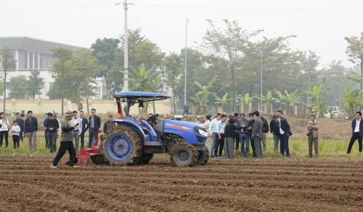 Tổng Công ty VEAM trình diễn máy kéo ISEKI tích hợp lái tự động PLUVA: Bước tiến trong cơ giới hóa nông nghiệp