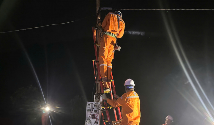 Thắp sáng nơi chưa từng có điện: Hành trình xóa vùng lõm điện - lõm sóng của EVNNPC