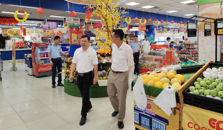 Kiểm tra, hướng dẫn phòng, chống buôn lậu, hàng giả trong cao điểm Tết Nguyên đán 2026 tại Đồng Nai