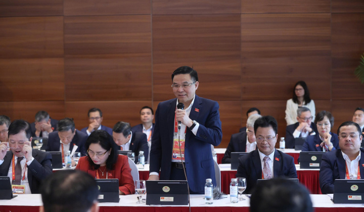 Các đại biểu làm việc tại Đoàn thảo luận các văn kiện Đại hội XIV
