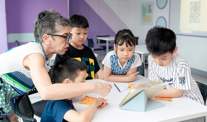 Đưa Tiếng Anh thành ngôn ngữ thứ hai: Lấy sự tự tin của người học làm nền tảng học tập trọn đời