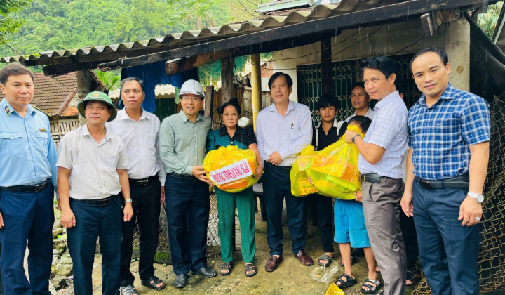 Sở Công Thương Quảng Ngãi lên kế hoạch thăm và tặng quà Tết cho các hộ dân khó khăn bị ảnh hưởng bởi bão lũ