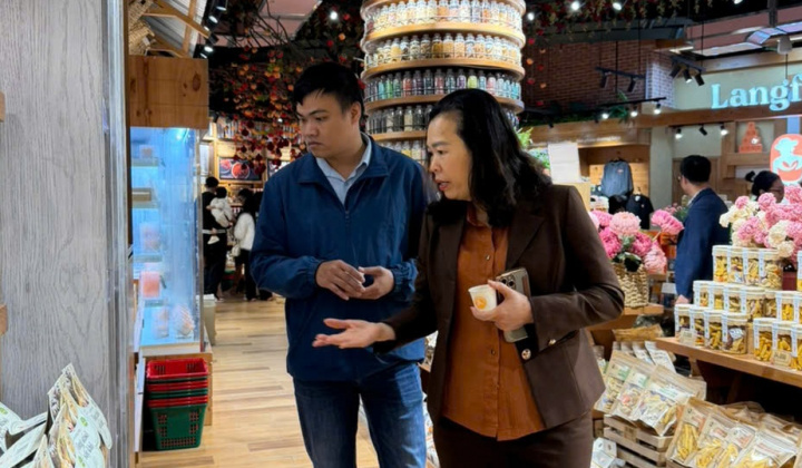 Kiểm tra tình hình cung ứng hàng hóa dịp Tết Nguyên đán 2026 tại tỉnh Lâm Đồng