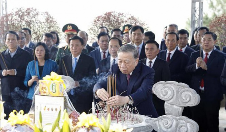 Tổng Bí thư Tô Lâm dâng hương tưởng niệm các Tổng Bí thư Trần Phú và Hà Huy Tập tại Hà Tĩnh