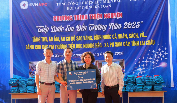 Hội Tài chính Kế toán - Tổng Công ty Điện lực Miền Bắc tiếp bước em đến trường tại vùng cao Lai Châu