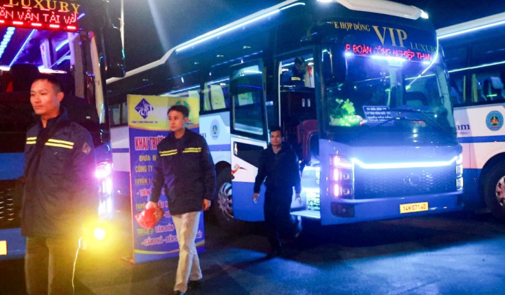 Than Thống Nhất: Ấm áp những chuyến xe nghĩa tình