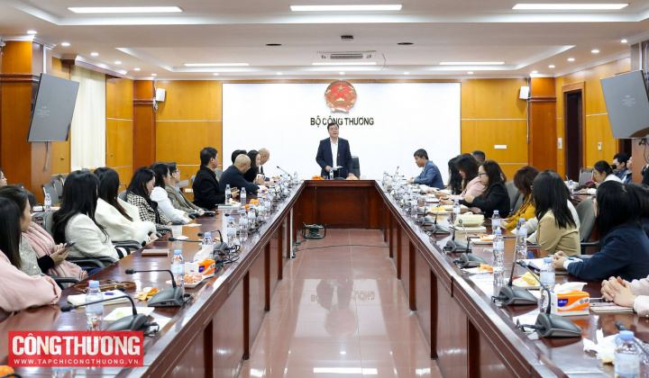 Thứ trưởng Nguyễn Sinh Nhật Tân: Công tác phòng vệ thương mại phải thích ứng kịp thời trong bối cảnh mới