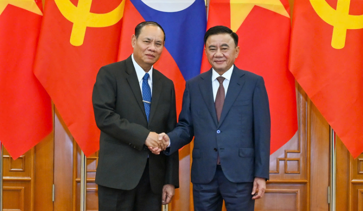 Thường trực Ban Bí thư Trần Cẩm Tú hội đàm với Thường trực Ban Bí thư Trung ương Đảng Nhân dân Cách mạng Lào