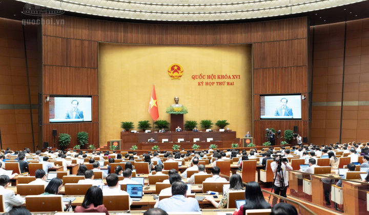Quốc hội xem xét nhiều dự án luật, nghị quyết quan trọng và thảo luận ở Tổ về phát triển kinh tế - xã hội