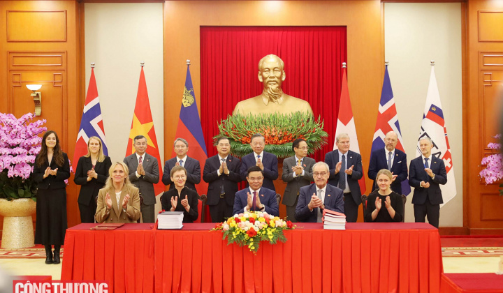 [CHÙM ẢNH] Lễ ký kết Hiệp định Thương mại Tự do Việt Nam - EFTA (VEFTA)