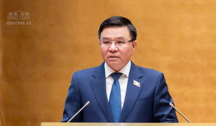 Bộ trưởng Bộ Công Thương Lê Mạnh Hùng trình bày Tờ trình dự án Luật sửa đổi, bổ sung một số điều của Luật Điện lực