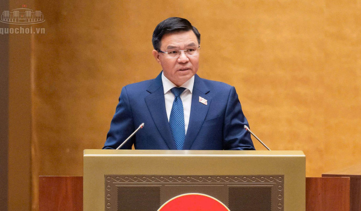 Bộ trưởng Bộ Công Thương Lê Mạnh Hùng trình bày Tờ trình dự án Luật sửa đổi 4 Luật
