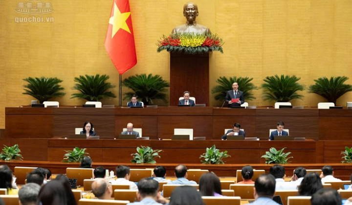 Ngày 28/10, Quốc hội làm việc, thảo luận về dự án Luật sửa đổi 4 luật thuộc lĩnh vực Công Thương