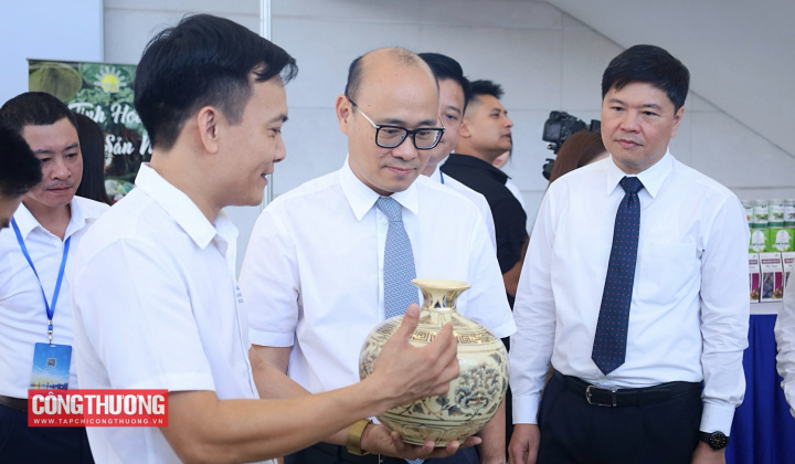 [CHÙM ẢNH] Hội chợ Thương mại điện tử “Kết nối vùng mở rộng thị trường”