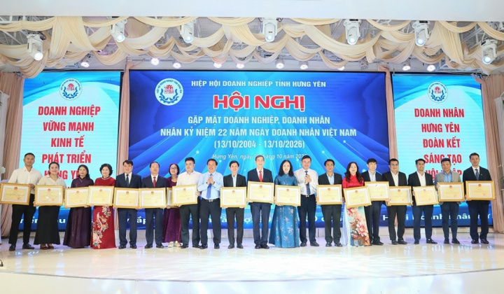 Hòa Phát nhận Bằng khen của Chủ tịch UBND tỉnh Hưng Yên nhân kỷ niệm Ngày Doanh nhân Việt Nam