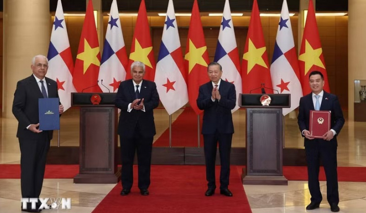 Tổng Bí thư, Chủ tịch nước Tô Lâm và Tổng thống Panama chứng kiến Lễ trao các văn kiện hợp tác