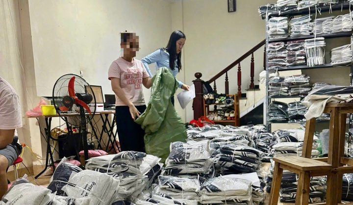 Hà Nội: Tạm giữ hơn 1.100 bộ quần áo có dấu hiệu giả mạo nhãn hiệu Adidas