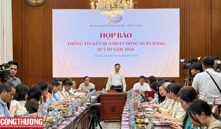 Ngân hàng Nhà nước Việt Nam: Tín dụng tăng tốc, lãi suất chậm lại giữ thế cân bằng cho tăng trưởng