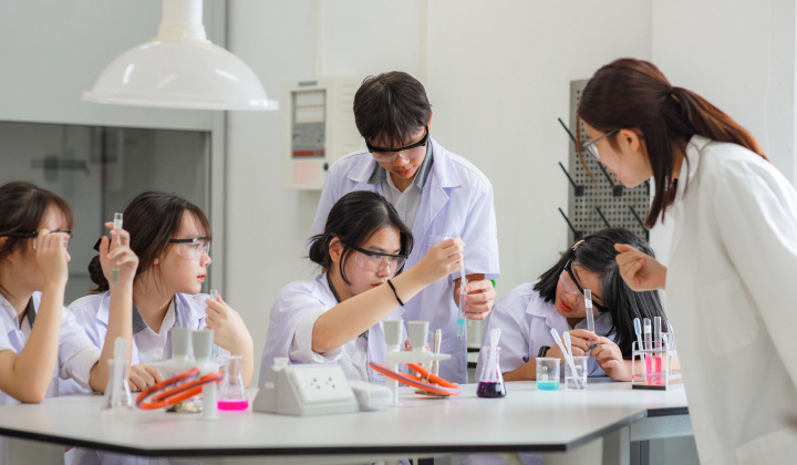 Vai trò của giảng viên trong kỷ nguyên trí tuệ nhân tạo: Thực trạng và định hướng