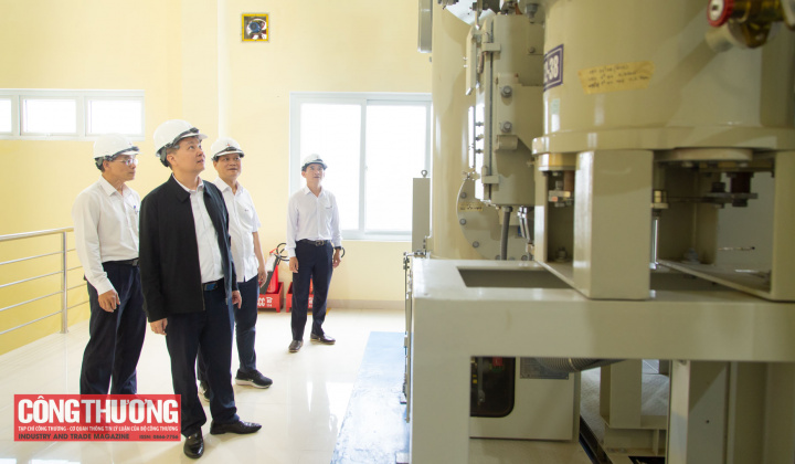 Bộ Công Thương kiểm tra công tác chuẩn bị cung cấp điện phục vụ Tết Bính Ngọ tại miền Trung