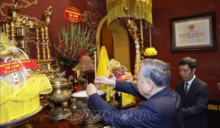 Tổng Bí thư Tô Lâm dâng hương tại Khu Di tích Hoàng thành Thăng Long và Di tích nhà 67