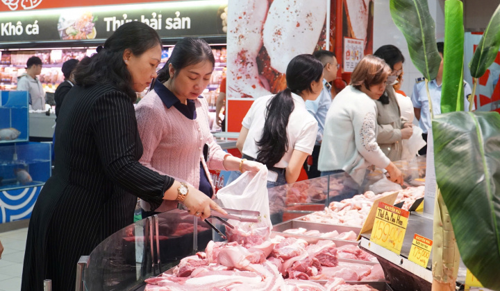 Thị trường ngày mùng 1 Tết Bính Ngọ 2026: Cung cầu ổn định