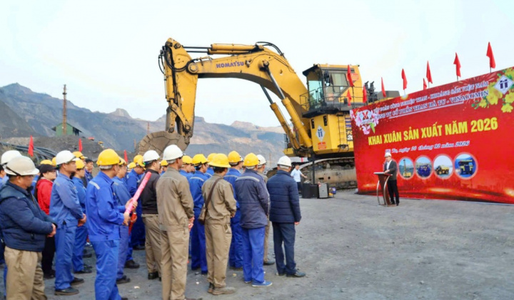 Than Hà Tu: Sôi nổi phát động lễ ra quân sản xuất đầu Xuân Bính Ngọ