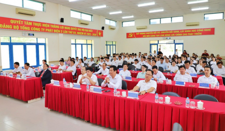 Tổng Công ty Phát điện 2 tưng bừng khí thế ngày làm việc đầu tiên năm mới Bính Ngọ