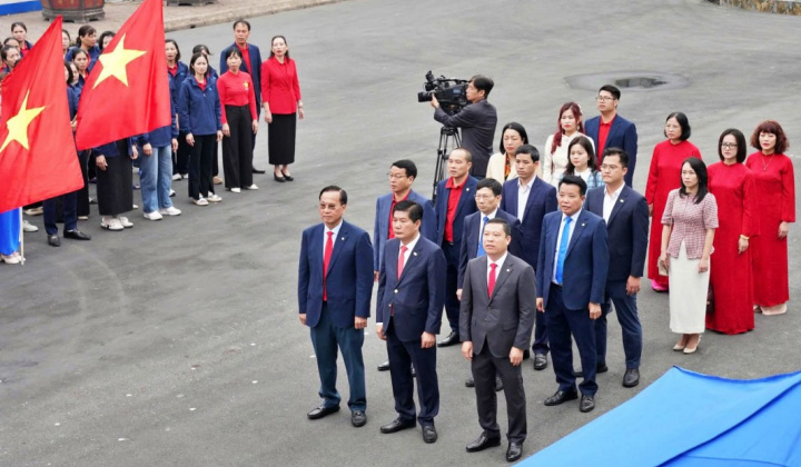 May 10 tưng bừng ra quân sau nghỉ Tết